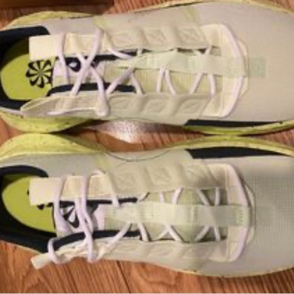 Nikes - Picture 4 of 6